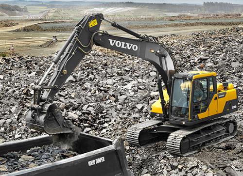 Экскаватор Volvo EC170D за работой